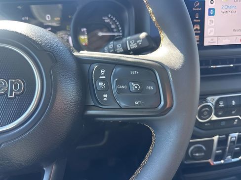Used 2024 Jeep Wrangler Unlimited w/ Convenience Group image 14