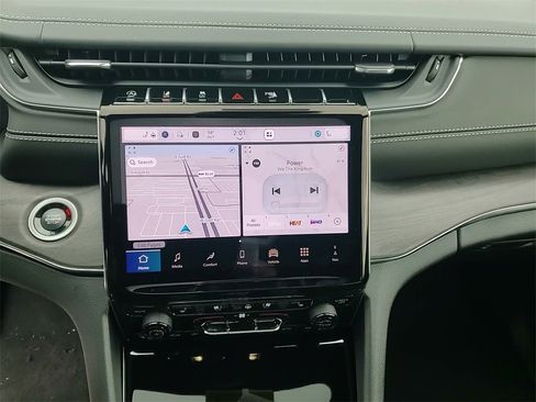 New 2025 Jeep Grand Cherokee L Overland w/ Trailer Tow Package image 31