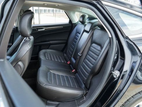 Used 2016 Ford Fusion SE w/ Equipment Group 202A image 19