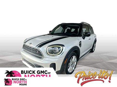 Used 2024 MINI Cooper Countryman S FWD image 1