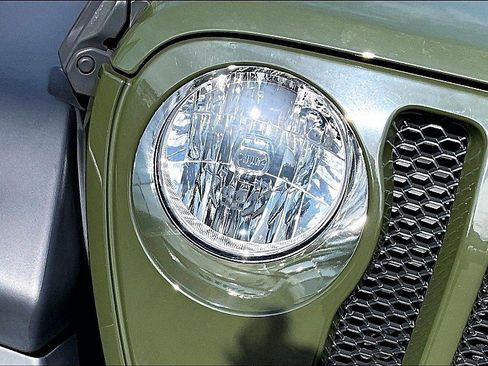 Used 2021 Jeep Wrangler Unlimited Sport AWD/4WD image 28