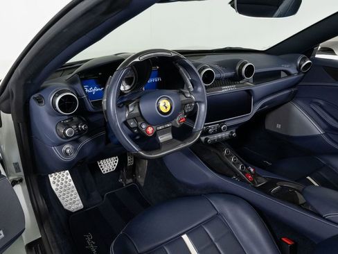 Used 2019 Ferrari Portofino image 4