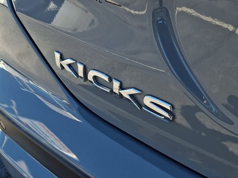 Certified 2023 Nissan Kicks SR FWD image 30