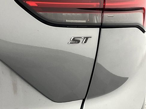 Certified 2023 Buick Envision Preferred w/ Sport Touring Package AWD/4WD image 32