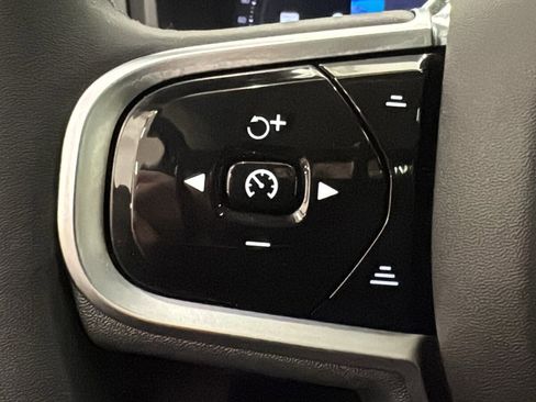 Used 2023 Volvo XC90 B5 Plus w/ Protection Package Premier image 13