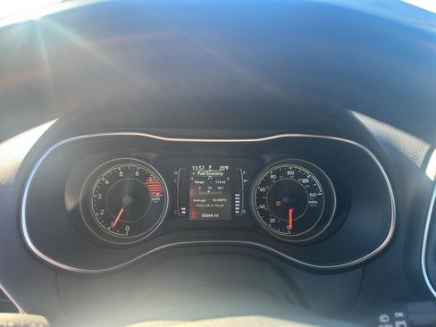 Used 2021 Jeep Cherokee Latitude Lux w/ Mopar Interior Package image 8