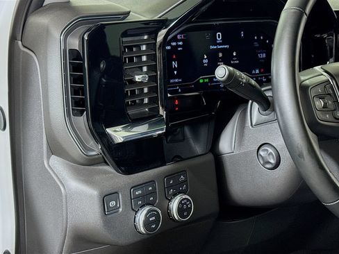 Certified 2025 GMC Sierra 1500 SLT AWD/4WD image 8