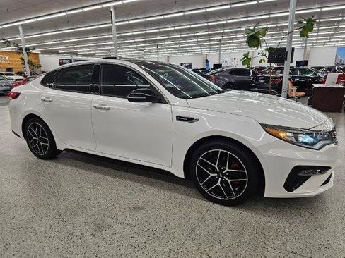 Used 2020 Kia Optima SX image 3