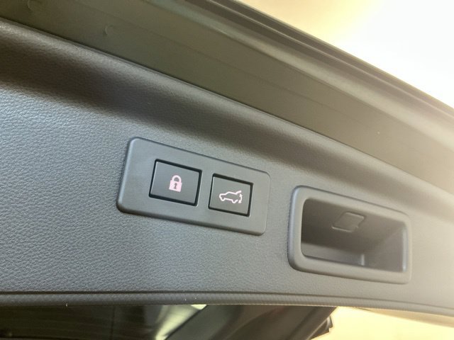 Used 2023 Subaru Forester Limited AWD/4WD image 12
