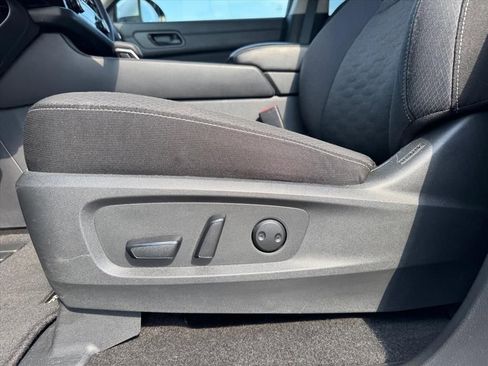 Certified 2025 Nissan Pathfinder SV FWD image 15