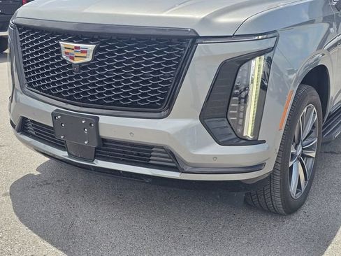 Used 2025 Cadillac Escalade Sport w/ LPO, Floor Liner Package AWD/4WD image 9