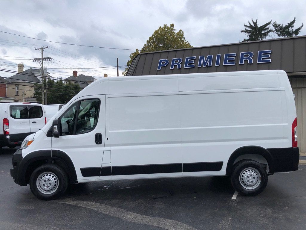 Used 2025 RAM ProMaster 2500 w/ Convenience Group FWD image 3