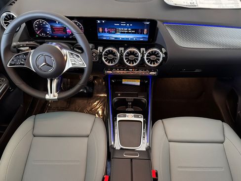 New 2026 Mercedes-Benz GLA 250 image 12