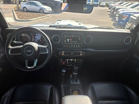 Used 2019 Jeep Wrangler Unlimited Sahara image 11