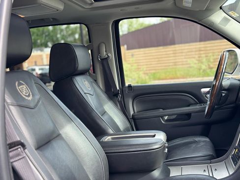 Used 2014 Cadillac Escalade Platinum AWD/4WD image 42