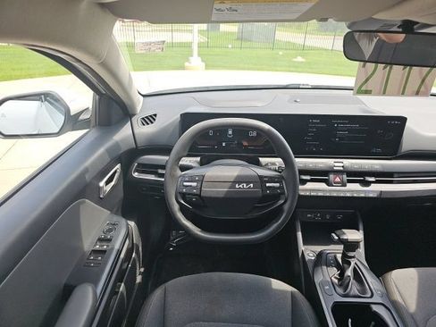 Used 2025 Kia K4 FWD image 22