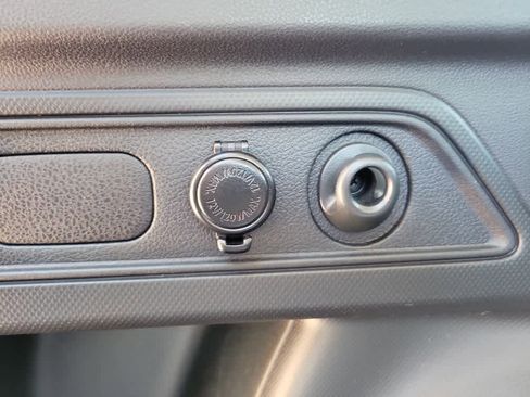 Used 2023 Subaru Forester Premium image 31