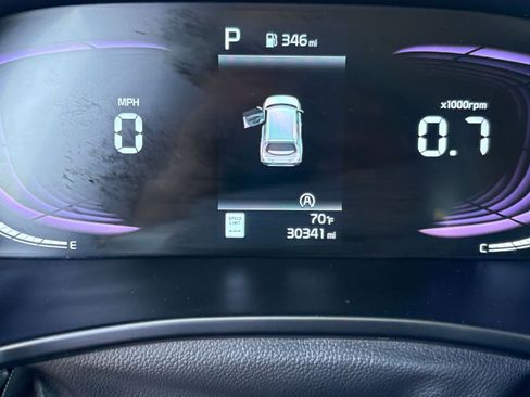 Used 2025 Kia Soul LX w/ LX Technology Package FWD image 38