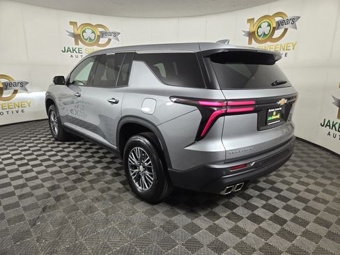 Used 2024 Chevrolet Traverse LS FWD image 6