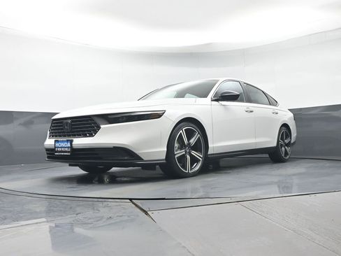 Certified 2023 Honda Accord Sport image 27