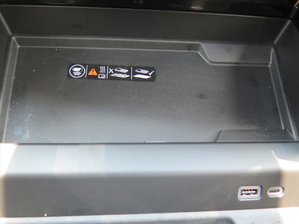 Used 2025 Chevrolet Tahoe High Country AWD/4WD image 14