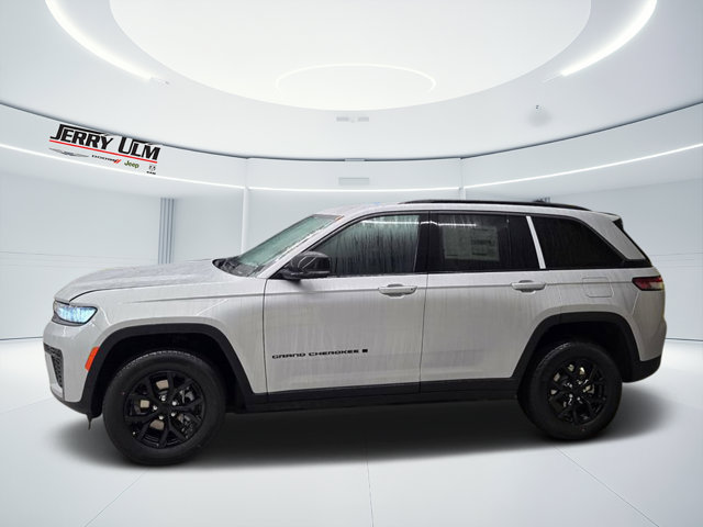 New 2026 Jeep Grand Cherokee Altitude AWD/4WD image 2