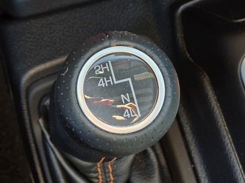 Used 2021 Jeep Gladiator Mojave AWD/4WD image 16