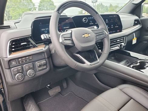 New 2026 Chevrolet Suburban High Country AWD/4WD image 9