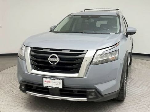 Used 2022 Nissan Pathfinder Platinum w/ Cargo Package AWD/4WD image 7