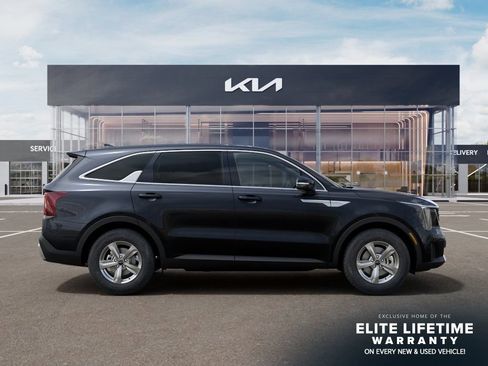 New 2026 Kia Sorento LX FWD image 8