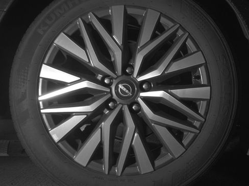 Used 2025 Nissan Altima 2.5 SV FWD image 18
