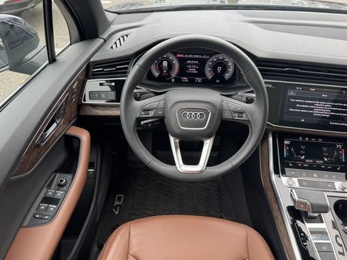 Certified 2025 Audi Q7 2.0T Premium image 13