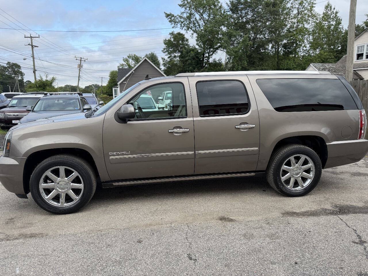 Used 2012 GMC Yukon XL Denali AWD/4WD image 5
