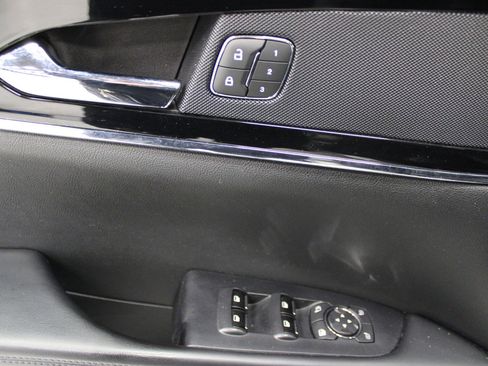 Used 2022 Lincoln Nautilus Reserve image 13