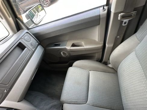 Used 2006 Jeep Commander 4WD image 12