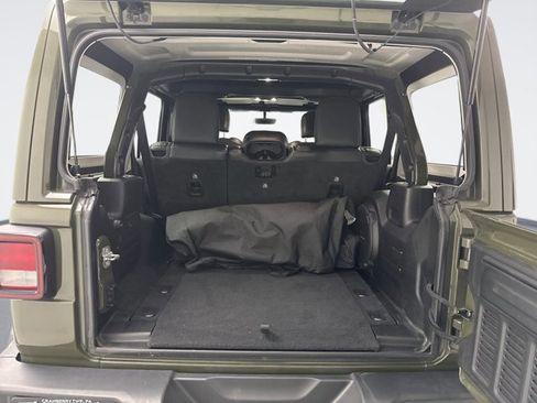 Used 2022 Jeep Wrangler Unlimited Sahara image 19