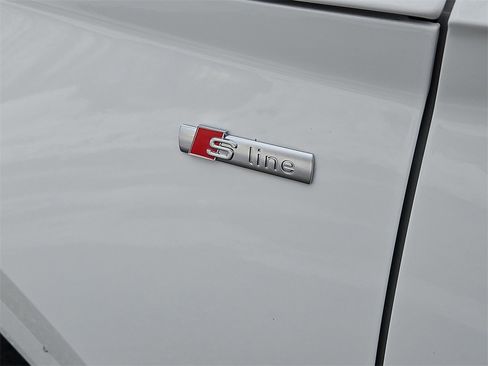 Certified 2023 Audi Q5 2.0T Premium w/ Convenience Package image 13