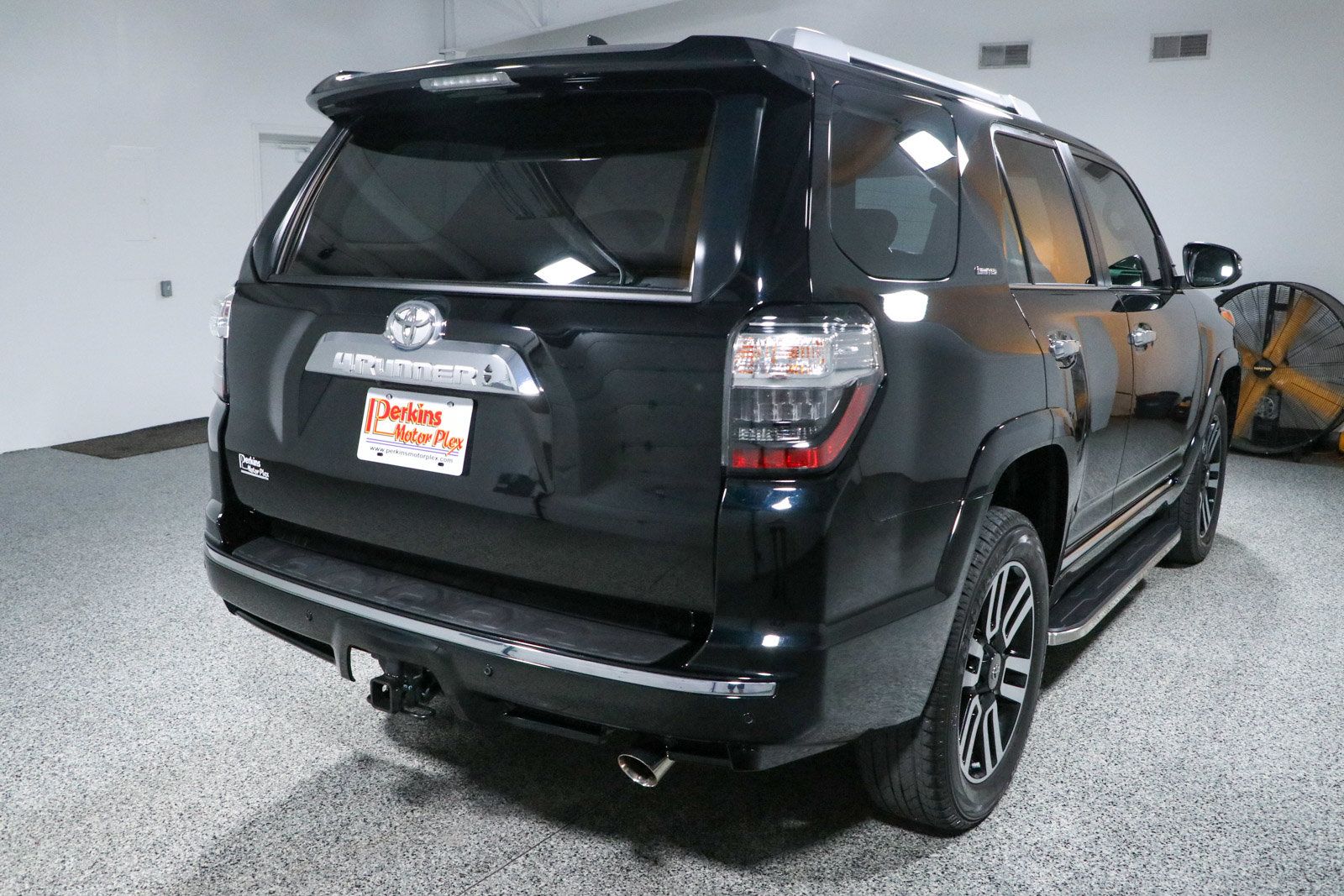 Used 2024 Toyota 4Runner Limited AWD/4WD image 7