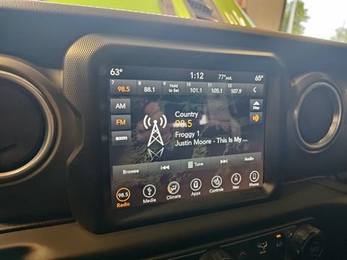 Used 2018 Jeep Wrangler Unlimited Rubicon w/ Dual Top Group AWD/4WD image 19
