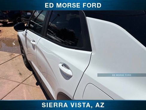 Used 2023 Chevrolet TrailBlazer RS w/ Sun and Liftgate Package FWD image 16