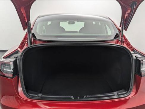 Used 2022 Tesla Model 3 Standard Range image 17