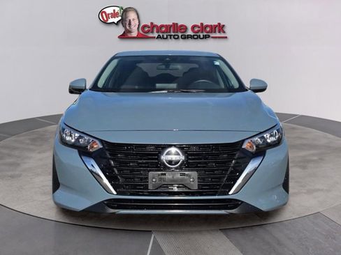 Certified 2025 Nissan Sentra SV FWD image 9