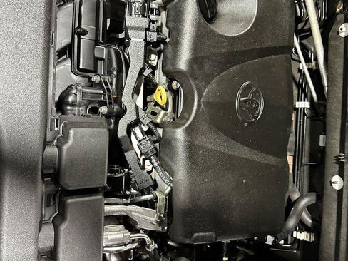 Used 2019 Toyota RAV4 LE FWD image 39