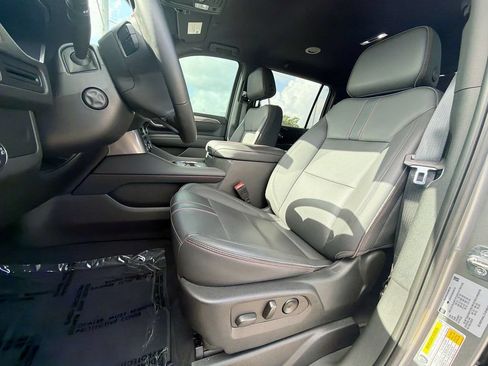 Used 2022 Chevrolet Suburban RST w/ Luxury Package AWD/4WD image 26