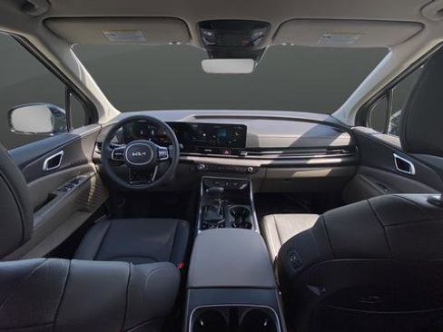 New 2026 Kia Carnival EX FWD image 10