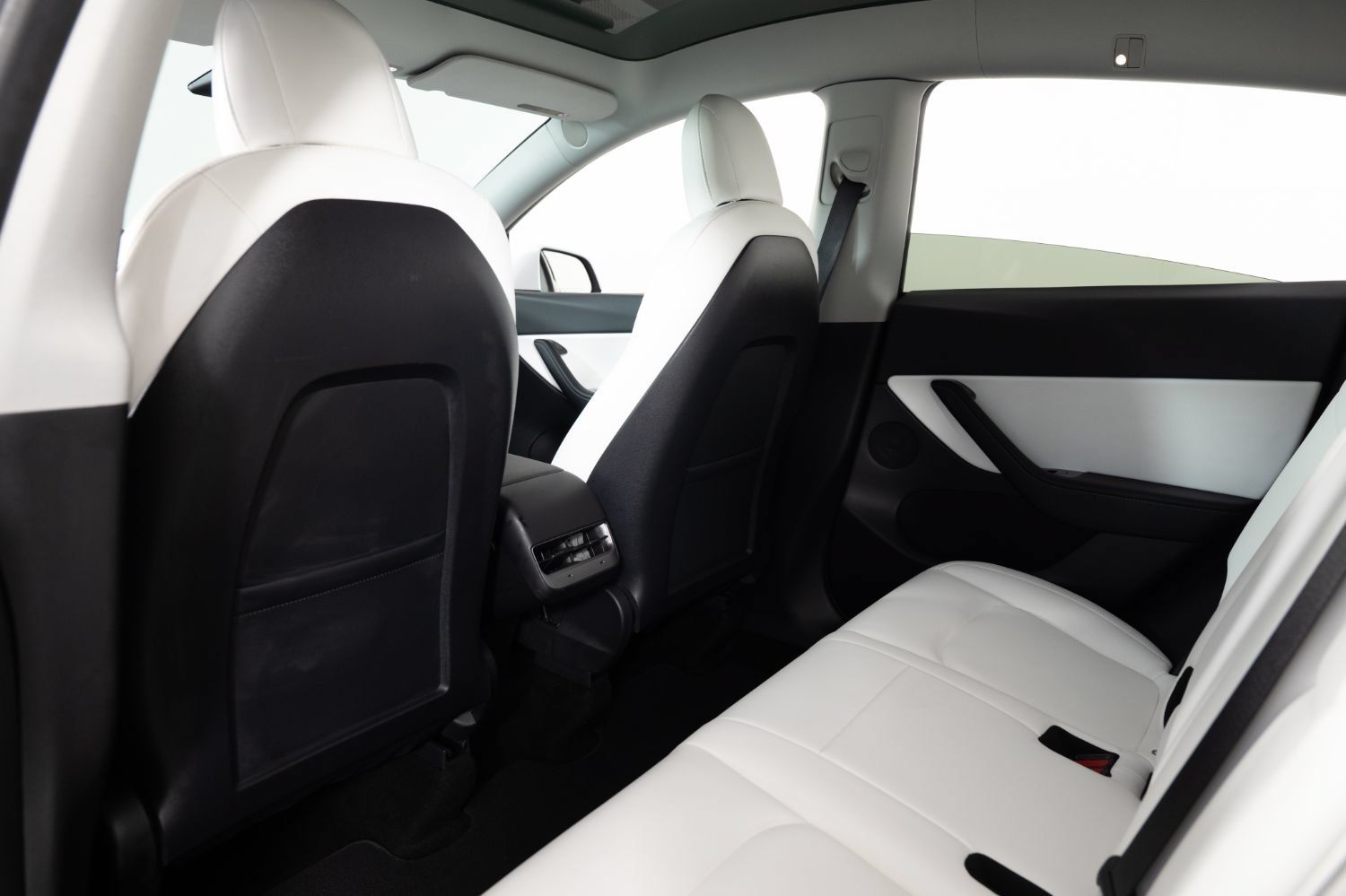 Used 2021 Tesla Model Y Long Range AWD/4WD image 19