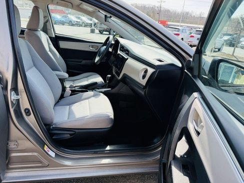 Used 2018 Toyota Corolla LE image 15