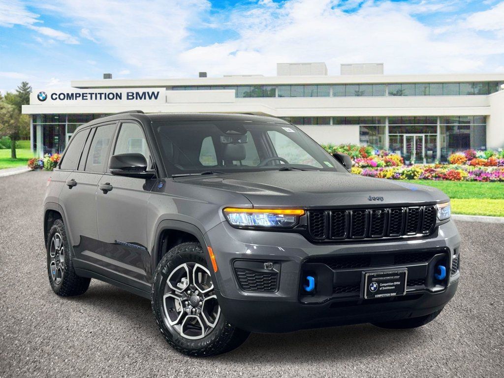 Used 2024 Jeep Grand Cherokee Trailhawk w/ Luxury Tech Group III AWD/4WD image 1