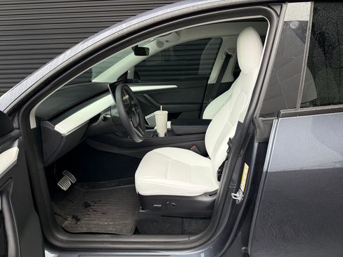 Used 2022 Tesla Model Y Performance image 8