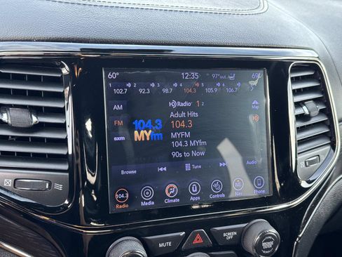 Used 2019 Jeep Grand Cherokee High Altitude image 15